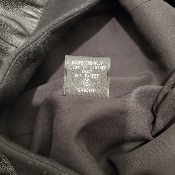 NEW LAFAYETTE 148 NEW YORK BLACK LEATHER SKIRT - Picture 5 of 6